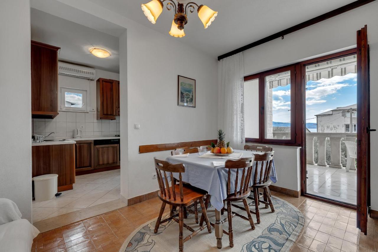 Apartments Tihomir Musac Omis Exterior photo