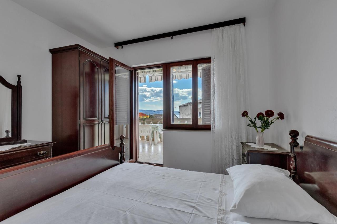 Apartments Tihomir Musac Omis Exterior photo
