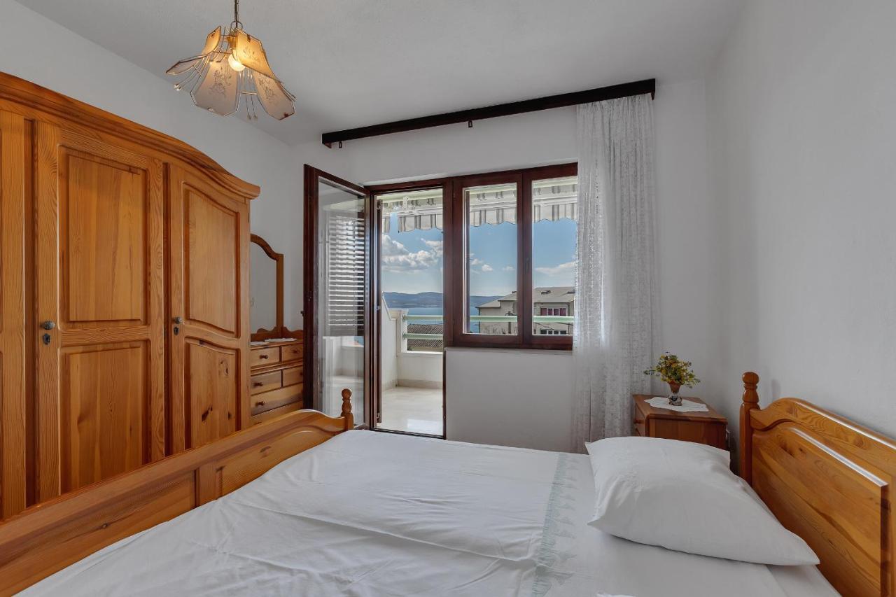 Apartments Tihomir Musac Omis Exterior photo