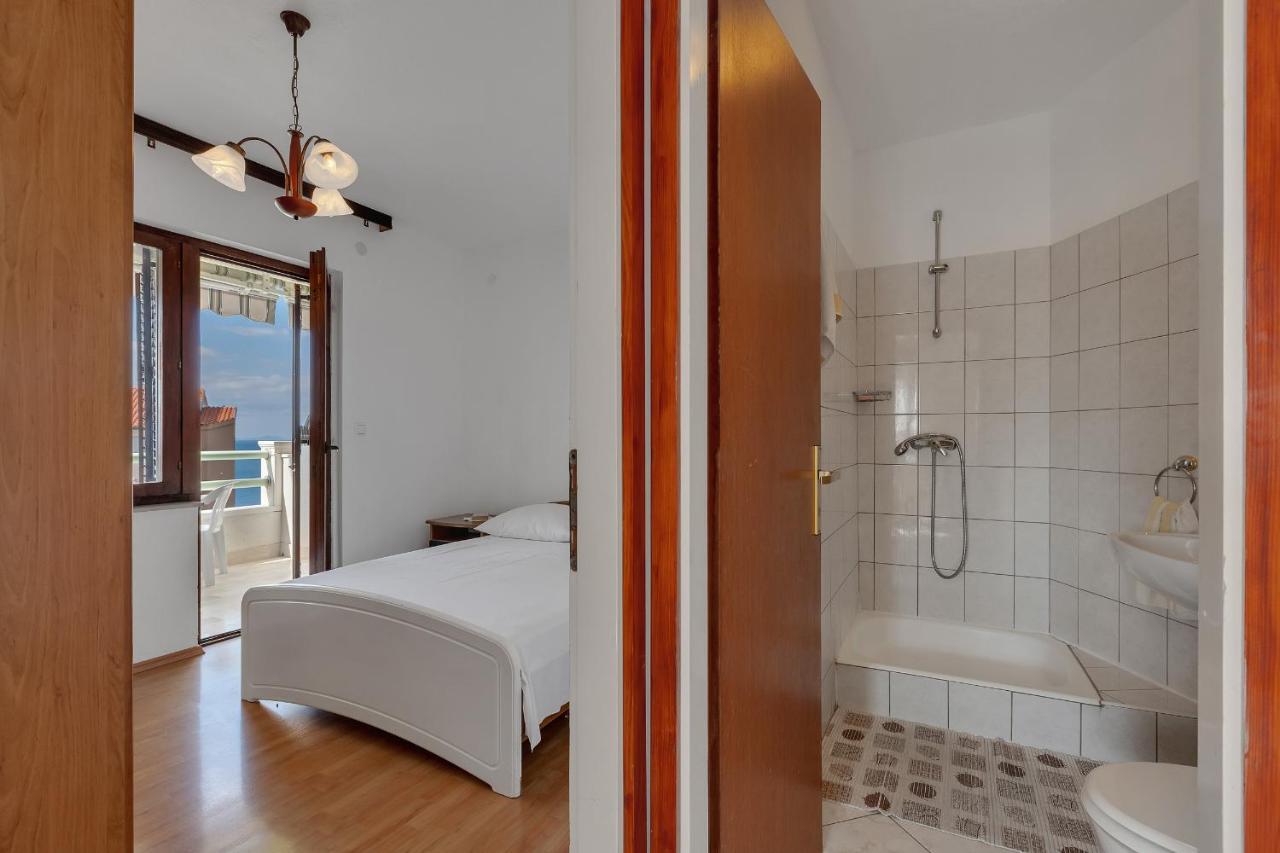 Apartments Tihomir Musac Omis Exterior photo