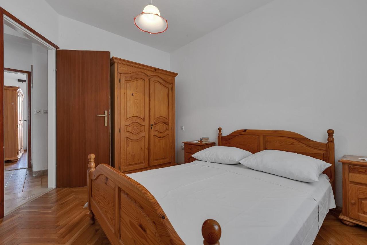 Apartments Tihomir Musac Omis Exterior photo
