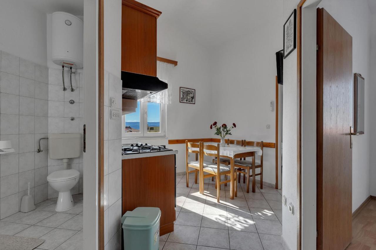 Apartments Tihomir Musac Omis Exterior photo